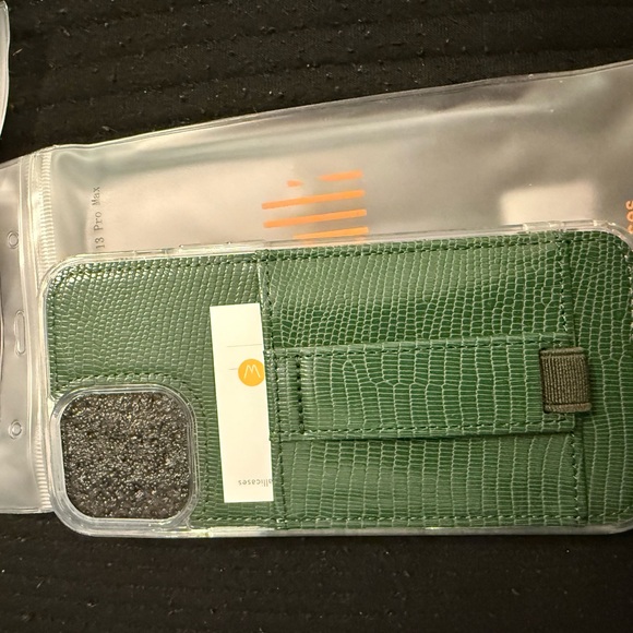 Walli iPhone 13 Pro Max Case Trio - Brown, Cream, Green - Picture 5 of 8